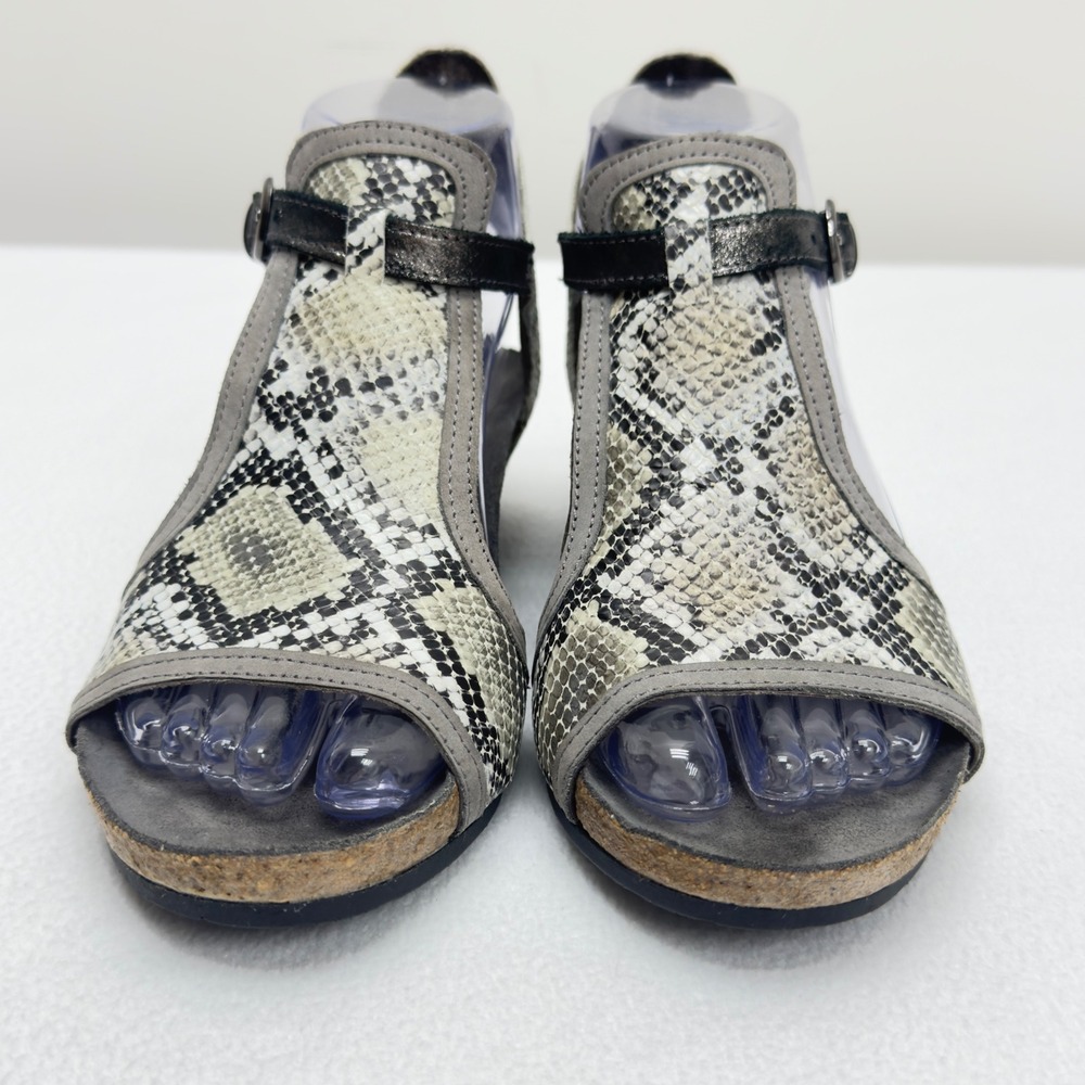 Naot Fiona Snakeskin Wedge Sandals Adjustable Buckle Cork Footbed Size 36/5.5